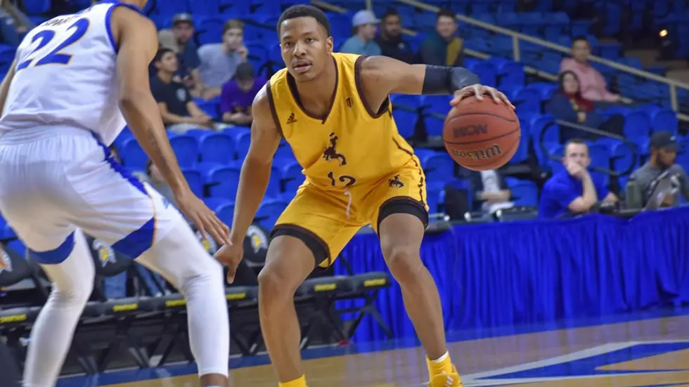 Five players hit double digits to break Pokes losing streak